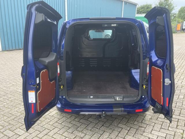 Ford TRANSIT COURIER 1.5 96Pk TDCI Sport / Cruise / Airco / Schuifdeur / Navi / Trekhaak / Lease ¤221,- pm / Apk t/m 20-12-2024