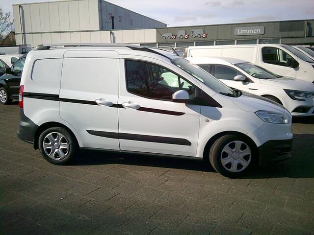Ford TRANSIT COURIER 1.5 TDCI Trend Start&Stop VOORZIEN VAN AIRCO+TREKHAAK !! EURO 6 !!