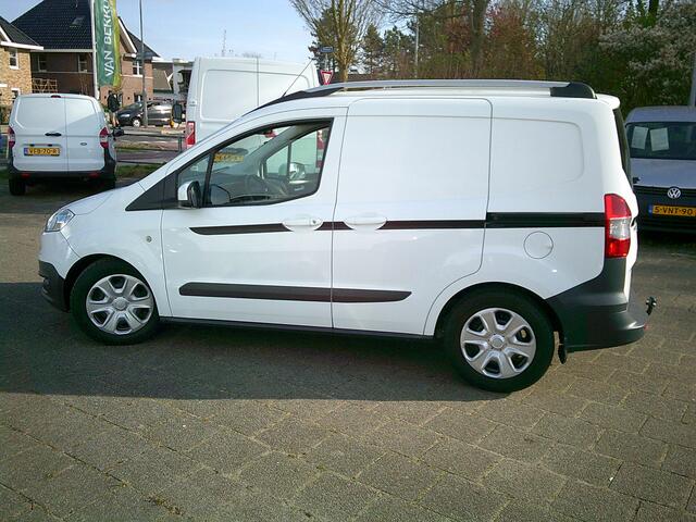 Ford TRANSIT COURIER 1.5 TDCI Trend Start&Stop VOORZIEN VAN AIRCO+TREKHAAK !! EURO 6 !!