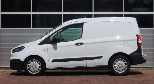 Ford TRANSIT COURIER 1.5 TDCI Ambiente Start&Stop AIRCO/ MARGE/ LAGE KM/ NETTE AUTO!
