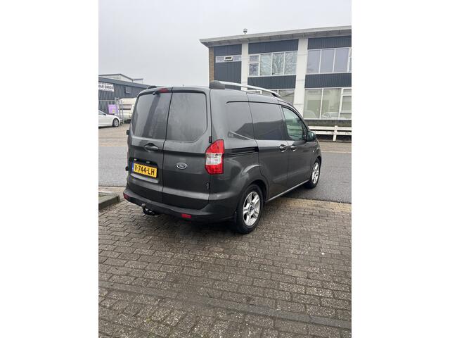 Ford TRANSIT COURIER 1.5 TDCI Trend Clima,Zeer nette en perfect rijdende Courier. Auto heeft alle extra,s 128013 km met nap