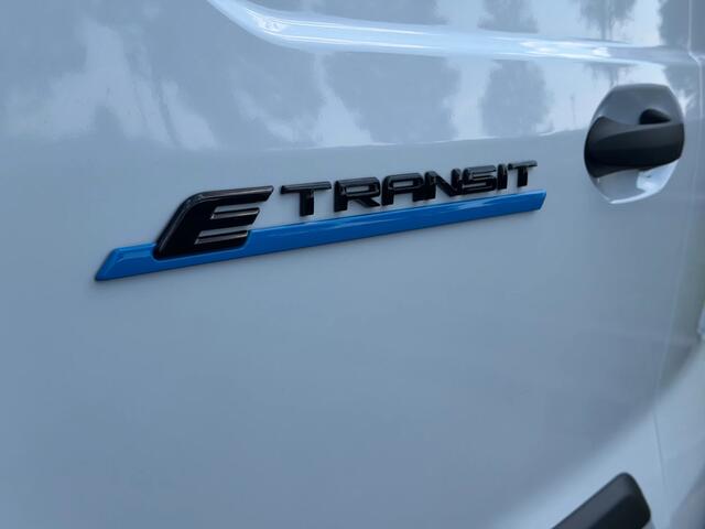 Ford TRANSIT COURIER Trend Elektrisch 44KWH 300KM Reikwijdte Apple CP Airco Cruise control Camera