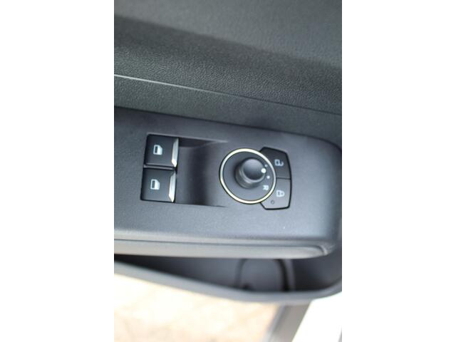Ford TRANSIT COURIER E-Transit Trend 44 kWh 100kW/136pk Winterpack, Camera, Cruise Control, Sync 4 13", Carplay/Android