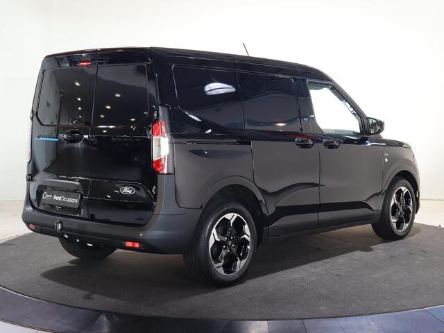 Ford TRANSIT COURIER E-Transit Limited 46 kWh 17'' LICHTMETALEN VELGEN, WINTERPACK, CLIMATE CONTROL, ACHTERUITRIJ CAMERA + PARKEERSENSOREN VOOR, DRIVER ASSISTANCE PACK INCL. NAVIGATIE, 16'' RESERVEWIEL, LED LAADRUIMTEVERLICHTING , LAADVLOERBESCHERMING, RUBBER , TREKHAAK