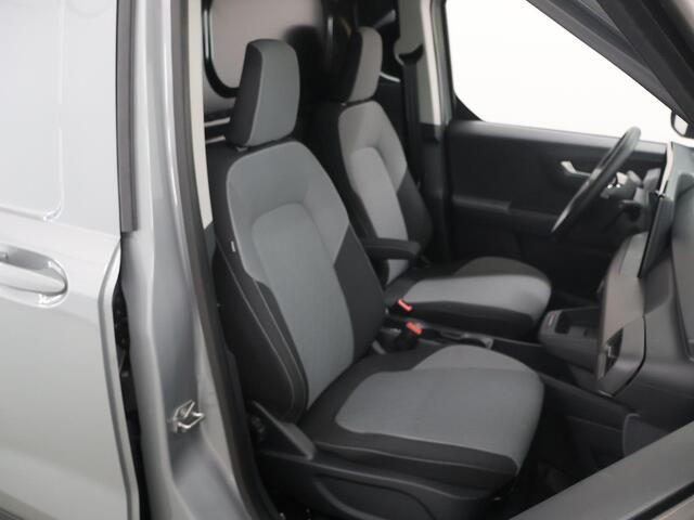 Ford TRANSIT COURIER E-Transit LIMITED | 44 kWh | ADAPTIVE CRUISE | LM VELGEN | 2-ZITS | TREKHAAK | NAVIGATIE | PARKEERCAMERA |