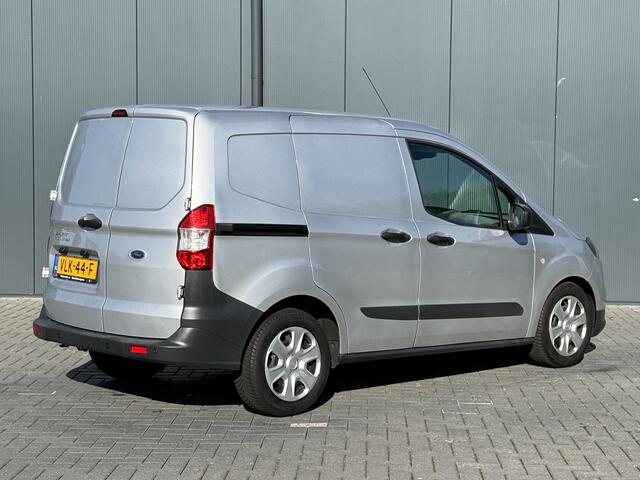 Ford TRANSIT COURIER 1.5 TDCI / 1e EIGENAAR / 47.060 KM! / AIRCO / NAVIGATIE / PARKEERSENSOREN