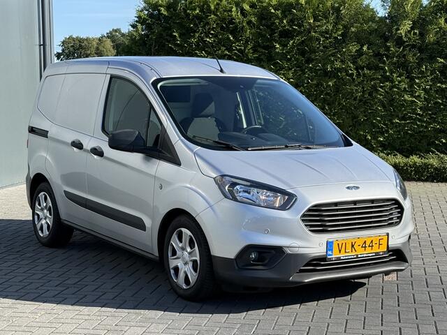 Ford TRANSIT COURIER 1.5 TDCI / 1e EIGENAAR / 47.060 KM! / AIRCO / NAVIGATIE / PARKEERSENSOREN
