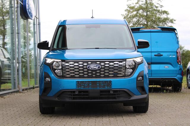 Ford TRANSIT COURIER E-Transit Limited 44 kWh 136pk | DEMO | Trekhaak | Driver Assistance Pack met Navigatie | Led laadruimte verlichting | Laadvloerbescherming Rubber