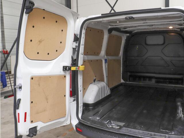 Ford TRANSIT CUSTOM 130PK Automaat L1H1 Trend Raptor Edition Navi Airco Bluetooth Cruise Trekhaak