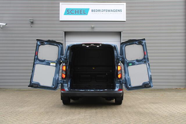 Ford TRANSIT CUSTOM 320 2.0 TDCI L2H1 Trend DC 136pk - 2x Schuifdeur - Carplay - Android - Camera - Verwarmd stuur - Trekhaak - LED koplampen - Stoelverwarming - Rijklaar
