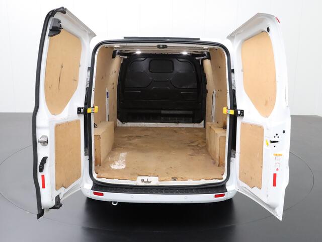 Ford TRANSIT CUSTOM 2.0TDCI 130PK Lang Limited | Achterdeuren | Multimedia | Betimmering | 3-Peresoons