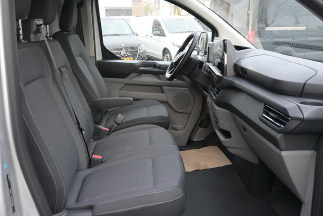 Ford TRANSIT CUSTOM 320L L2 2.0 TDCI 170 pk Limited Dakdragers, Trekhaak 2500 KG, ACC, LED, Navigatie, Camera