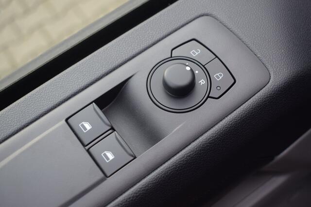 Ford TRANSIT CUSTOM 300 2.0 TDCI L1H1 Trend | CARPLAY | CAMERA | NIEUWE BUS! | PRIJS