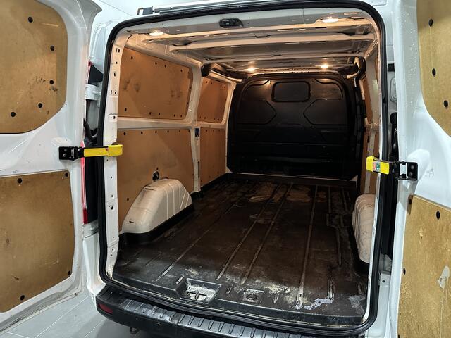 Ford TRANSIT CUSTOM 300 2.0 TDCI L2H1 Trend - Automaat - 3 pers. - Navi / BT / PDC / Trekhaak