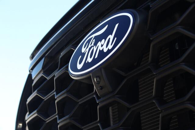 Ford TRANSIT CUSTOM 320 2.0TDCI 170pk L2H1 Sport DC AWD | L+R Zijdeur Elektrisch | Driver Assist | 360° Camera | Keyless | Carplay/Android | Lease 950,- p/m