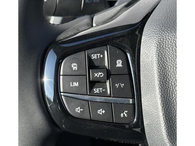 Ford TRANSIT CUSTOM 320 2.0 TDCI L2H1 DC Dubbele cabine Trend NIEUW BPM VRIJ!
