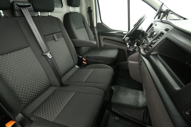 Ford TRANSIT CUSTOM 2.0 TDCI L1H1 Airco Cruise Camera Navigatie 3 Persoons PDC LED Elektrpakket Trekhaak