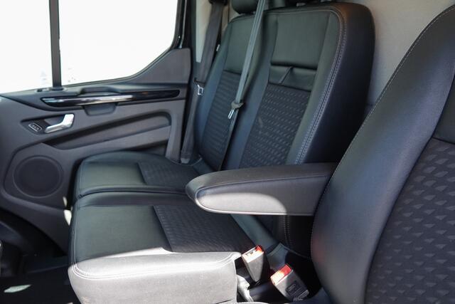 Ford TRANSIT CUSTOM L2H1 2.0Tdci 170Pk | Sport | 2xSchuifdeur | Camera | Trekhaak | Achterspoiler | 17'' | Agate Black