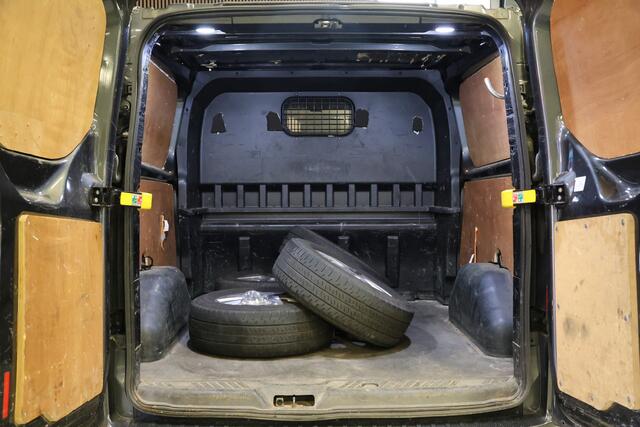 Ford TRANSIT CUSTOM 320 2.0 TDCI L2H1 Limited DC | 6-Zitter | Navigatie | CarPlay | Camera | L+R Schuifdeur | Lane Assist | Dubbel Cabine | Nieuwe distributieriem | Groot onderhoudsbeurt | Nieuwe APK