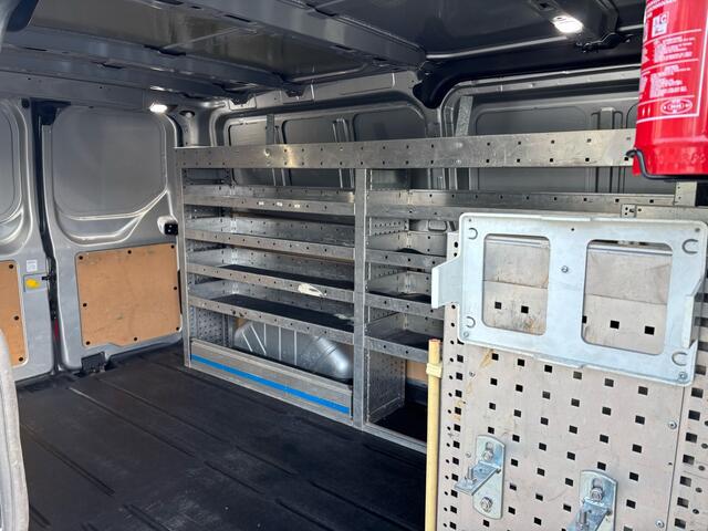 Ford TRANSIT CUSTOM 300 2.0 TDCI L2H1 TRAIL Trekhaak | Treeplanken | Dakdragers | Navi | All Season | XENON | Stoel- en Voorruitverwarming