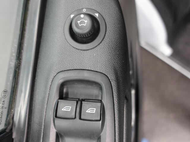 Ford TRANSIT CUSTOM 300 2.0 TDCI L2H1 Trend Navigatie Cruise Control Parkeersenoren Airco Camera Carplay Trekhaak