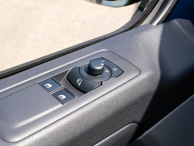 Ford TRANSIT CUSTOM 320 2.0 TDCI 170PK AUTOMAAT L2H1 Limited | NAVIGATIE | CAMERA |