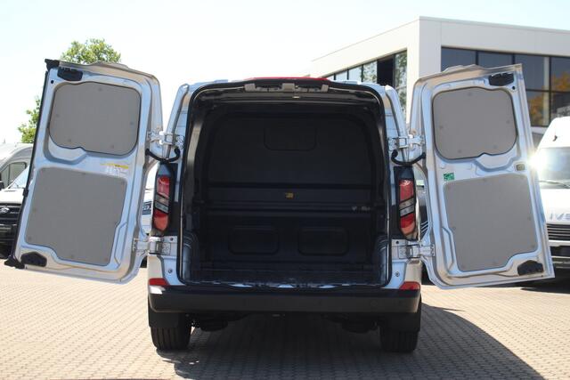Ford TRANSIT CUSTOM 320 2.0TDCI 170pk Automaat | L2H1 Trend DC | 4x4 | AWD | L+R Zijdeur | Stoel + Stuurverwarming | Keyless | Carplay/Android | Lease 878,- p/m