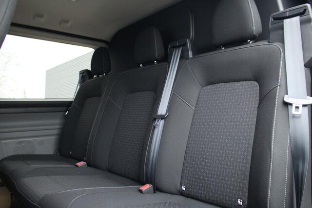 Ford TRANSIT CUSTOM 320 2.0TDCI 170pk Automaat | L2H1 Trend DC | 4x4 | AWD | L+R Zijdeur | Stoel + Stuurverwarming | Keyless | Carplay/Android | Lease 878,- p/m