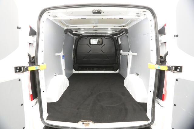 Ford TRANSIT CUSTOM 2.0 TDCI L1H1 Airco Cruise LED Navigatie PDC Trekhaak 3 Persoons Stoelverwarming
