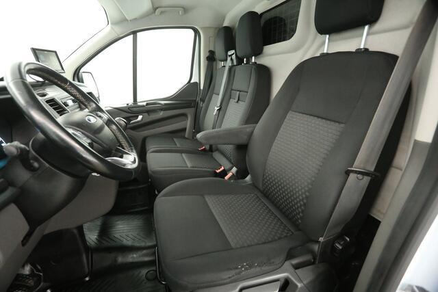 Ford TRANSIT CUSTOM 2.0 TDCI L1H1 Airco Cruise LED Navigatie PDC Trekhaak 3 Persoons Stoelverwarming