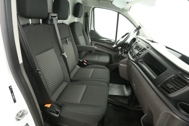 Ford TRANSIT CUSTOM 280 2.0 TDCI L1H1 Limited Airco Camera Cruise Navigatie Trekhaak 3 Persoons PDC LED Stoelverwarming