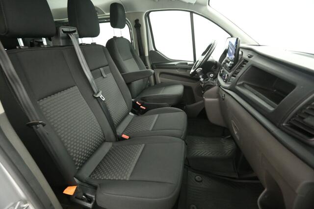 Ford TRANSIT CUSTOM 2.0 TDCI L2H1 | Dubbele Cabine | 6 Persoons | LED Trekhaak Airco Cruise Camera Carplay Navigatie PDC