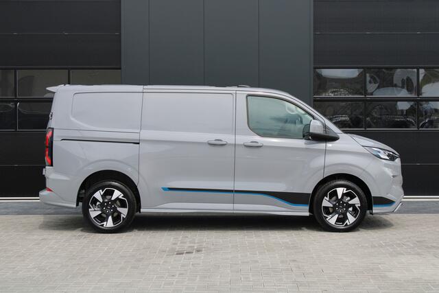 Ford TRANSIT CUSTOM 320 2.0 TDCI L1H1 Sport 170pk - 2x Schuifdeur - 19" LM velgen - ACC - Blind spot - Navi - Camera - Verwarmd stuur - 70l tank - Rijklaar