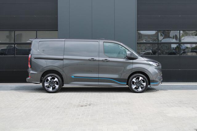 Ford TRANSIT CUSTOM 320 2.0 TDCI L1H1 Sport 170pk - 2x Schuifdeur - 19" LM velgen - ACC - Blind spot - Navi - Camera - Verwarmd stuur - 70l tank - Rijklaar