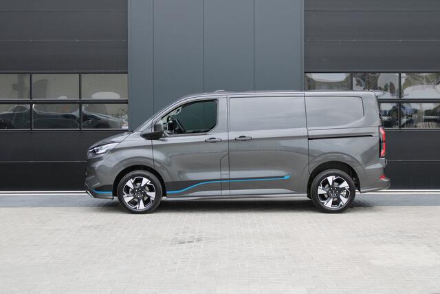 Ford TRANSIT CUSTOM 320 2.0 TDCI L1H1 Sport 170pk - 2x Schuifdeur - 19" LM velgen - ACC - Blind spot - Navi - Camera - Verwarmd stuur - 70l tank - Rijklaar