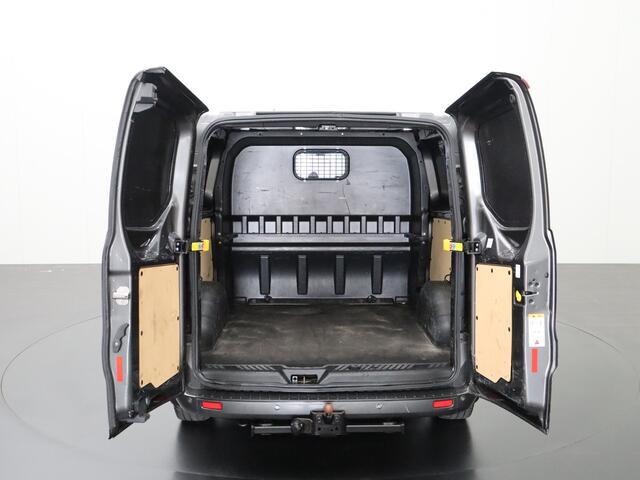 Ford TRANSIT CUSTOM 2.0TDci 170PK Dubbele Cabine Limited | 2xSchuifdeur | Navigatie | Camera | Airco | Cruise | Trekhaak