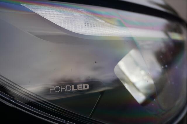 Ford TRANSIT CUSTOM 300L 130PK Trend BPM VRIJ!! Apple CP/ Android A. Cam, Stoel-Stoel Trekhaak!! NR. B01*