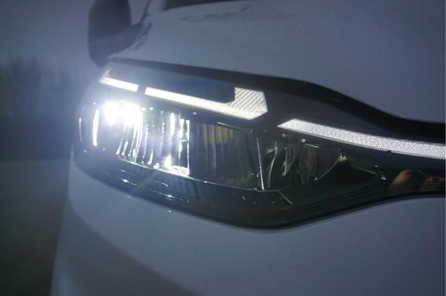 Ford TRANSIT CUSTOM 300L 130PK Trend BPM VRIJ!! Apple CP/ Android A. Cam, Stoel-Stoel Trekhaak!! NR. B01*