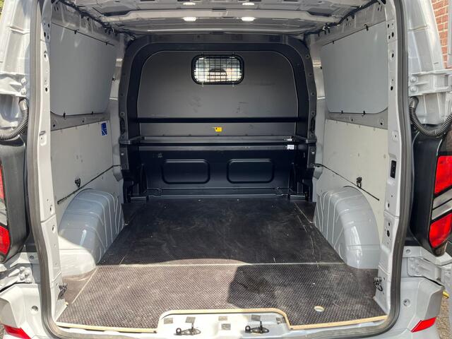 Ford TRANSIT CUSTOM 320 2.0 170Pk TDCI L2H1 Limited DC 2xSchuifdeur, Navi, 360 Camera, Elekt Haak 2500kg