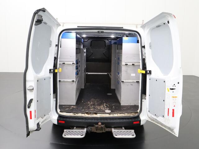 Ford TRANSIT CUSTOM 2.0TDCI 130PK Lang | 2xSchuifdeur | Kastinrichting | Navigatie | Airco | 3-Persoons | Trekhaak