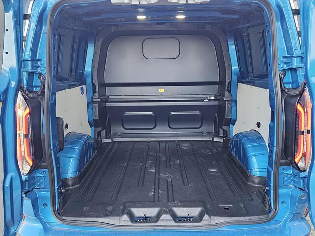 Ford TRANSIT CUSTOM 320 2.5 PHEV L2H1 MS-RT DC 233pk | | Dubbele Cabine | Dubbele zijschuifdeur | Inklapbare trekhaak | Navigatie systeem | Adaptieve LED koplampen met verblindingsvrij grootlicht | Bekleding zijwand en achterdeuren (volledig)