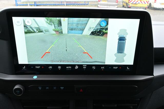 Ford TRANSIT CUSTOM Trend 320L DC L2 2.0 TDCI 150 pk LED, ACC, 2 Schuifdeuren, Navigatie, Camera