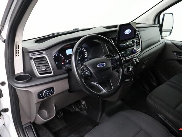 Ford TRANSIT CUSTOM 2.0TDCI 130PK Lang Limited LMV ¤ 1800,-- Meerprijs | Multimedia | 3-Persoons | Airco | Cruise