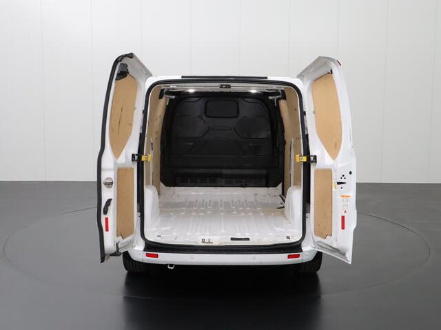 Ford TRANSIT CUSTOM 2.0TDCI 130PK Lang Limited LMV ¤ 1800,-- Meerprijs | Multimedia | 3-Persoons | Airco | Cruise