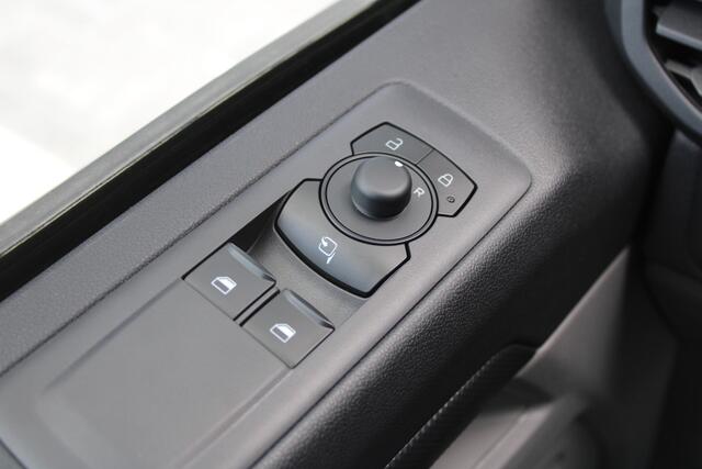 Ford TRANSIT CUSTOM 320 2.0 TDCI L2H1 Trend 170pk - Achterklep - Carplay - Android - LED koplampen - Stoelverwarming - 70l tank - Rijklaar