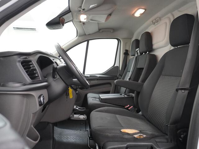 Ford TRANSIT CUSTOM 280 2.0TDCI 105PK L1H1 Airco Cruise Control Trekhaak PDC Bluetooth DAB 3-Persoons Trend Schuifdeur Betonplex Wandbetimmering Kastenbouw Euro 6 1e Eigenaar 2.500KG Trekgewicht