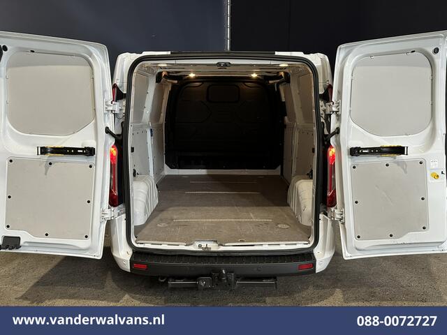 Ford TRANSIT CUSTOM 2.0 TDCI 130pk L2H1 Euro6 Airco | Multimedia scherm | 2800kg Trekhaak | Stoelverwarming | Cruisecontrol | Parkeersensoren, bijrijdersbank, verwarmde voorruit