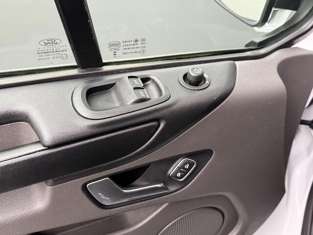 Ford TRANSIT CUSTOM 2.0TDCI 130PK Lang | Achterdeuren | Airco | Cruise | 3-Persoons | 2800Kg Trekhaak