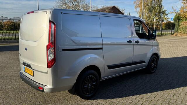 Ford TRANSIT CUSTOM 2.0 TDCI 96KW 131PK AUTOMAAT EURO 6 AIRCO/ NAVIGATIE/ CRUISE CONTROL/ PARKEERSENSOREN/ 100% DEALERONDERHOUDEN