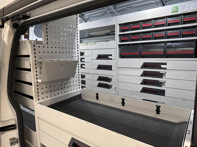 Ford TRANSIT CUSTOM 340 2.0 TDCI Automaat 131PK H2 Trend 3Pers. *ideaal voor Camper* Navigatie / Pdc./ Airco / Safety&Comfort pack / Driver assist / Stoelverwarming / / Apk nieuw